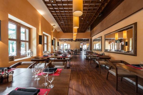 Restaurant Cleaning by Pride Cleaning Pros LLC